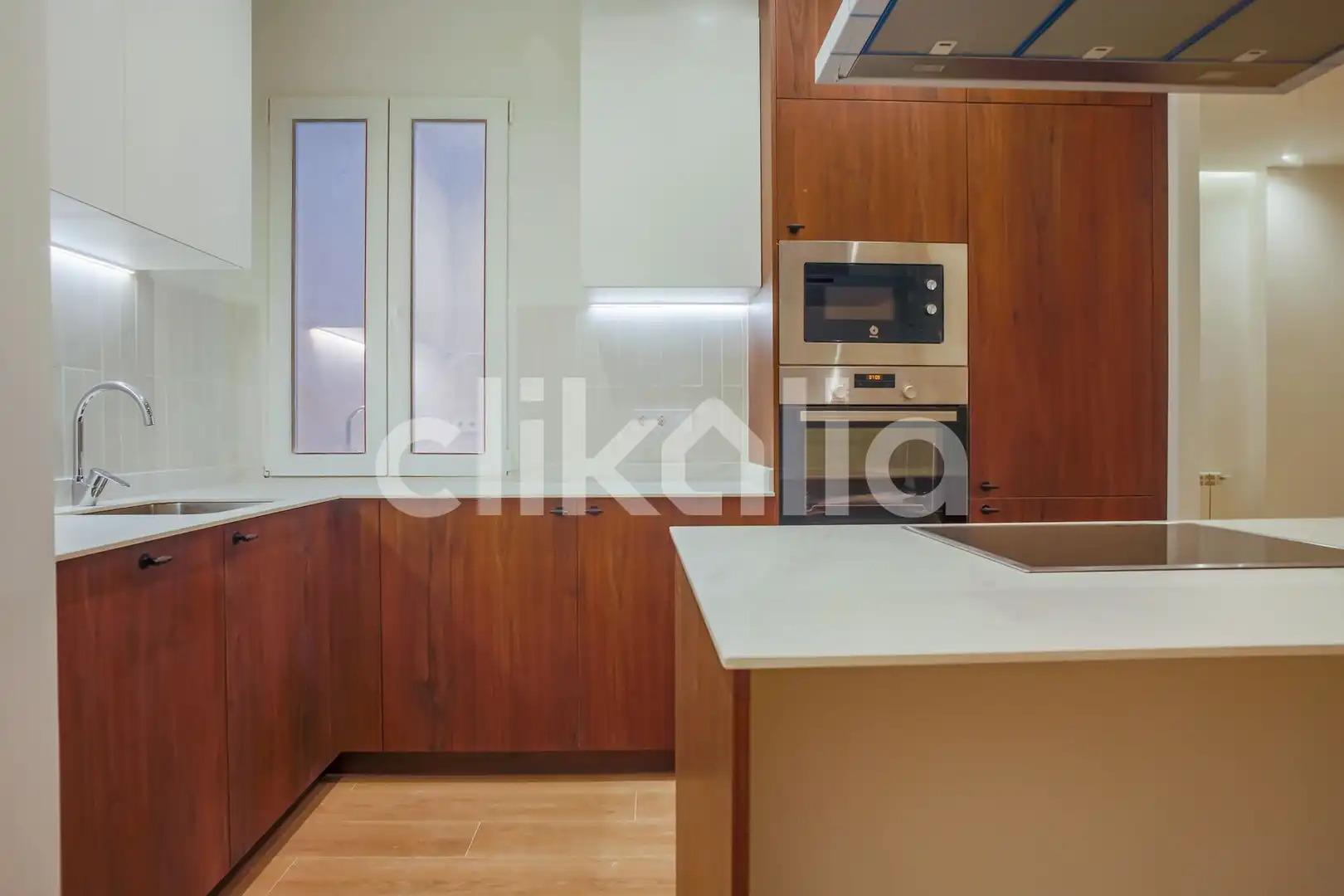 Küche von Wohnung zum Verkauf in Madrid mit Klimaanlage und Heizung