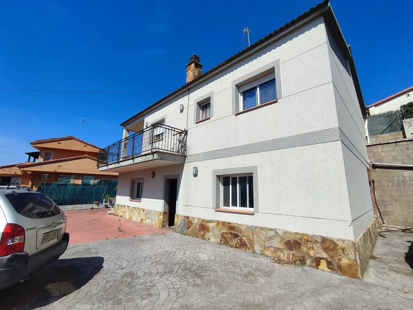 Casa amb terrassa en venda a Aiguaviva Parc