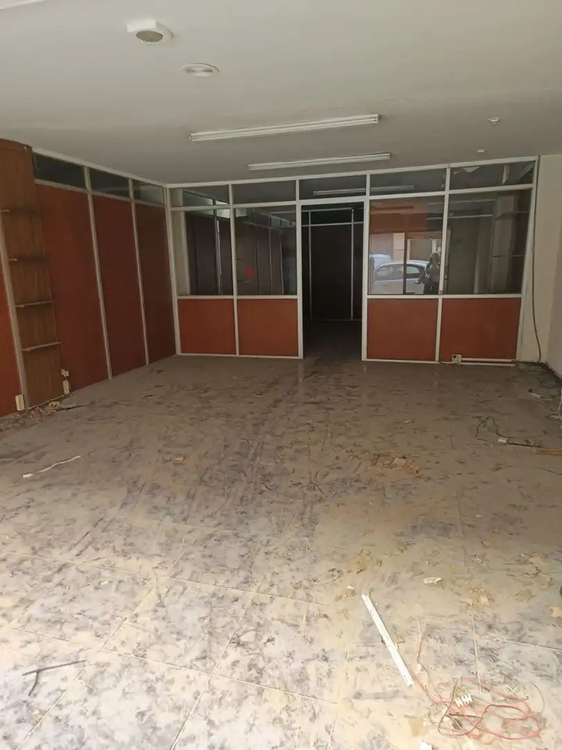 Local comercial en venda a Calle Navarro Cabanes 3, imagen 5