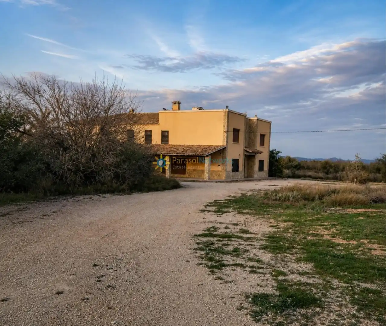 Vista exterior de Casa o xalet en venda en Bufali amb Calefacció, Jardí privat i Terrassa