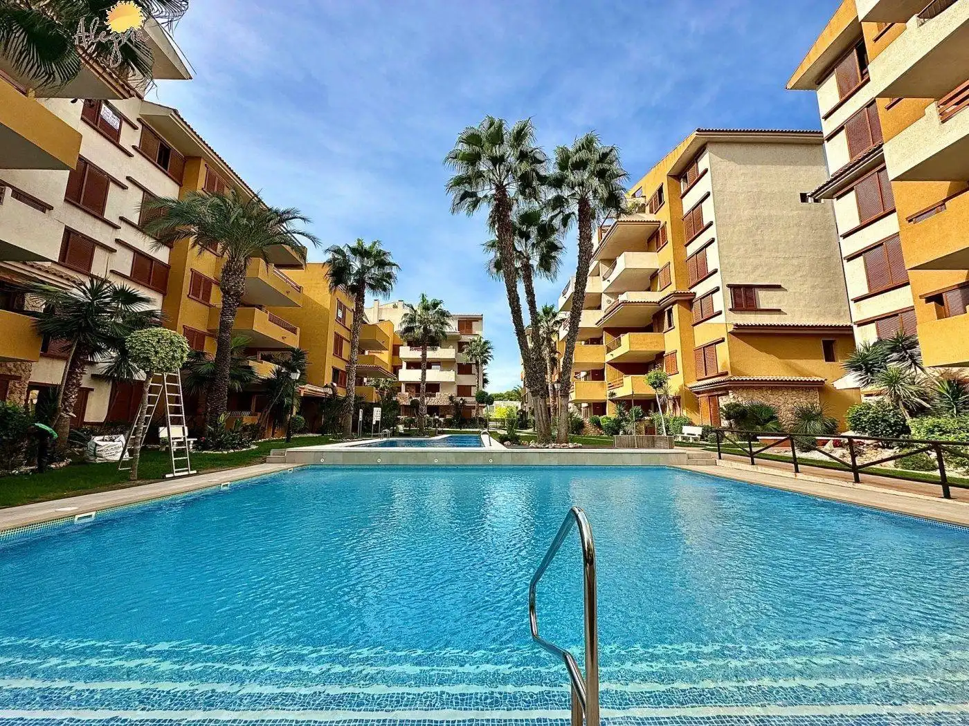 Apartment with pool for sale in Calle CICLON