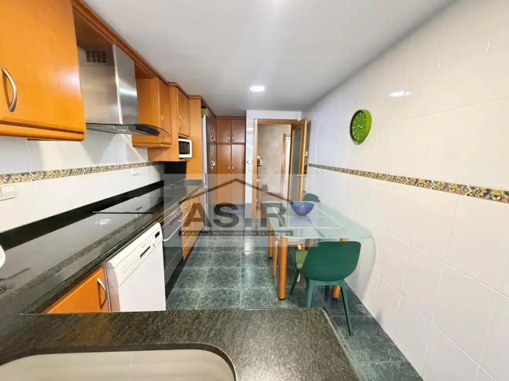 Küche von Dachboden zum Verkauf in Alzira mit Klimaanlage und Balkon