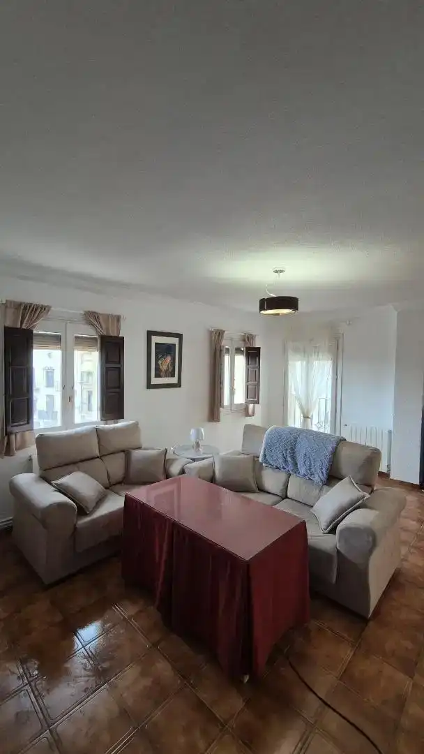 Sala d'estar de Pis de lloguer en Úbeda amb Traster i Balcó