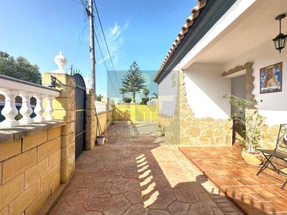 Vista exterior de Casa o xalet en venda en Sanlúcar de Barrameda amb Aire condicionat