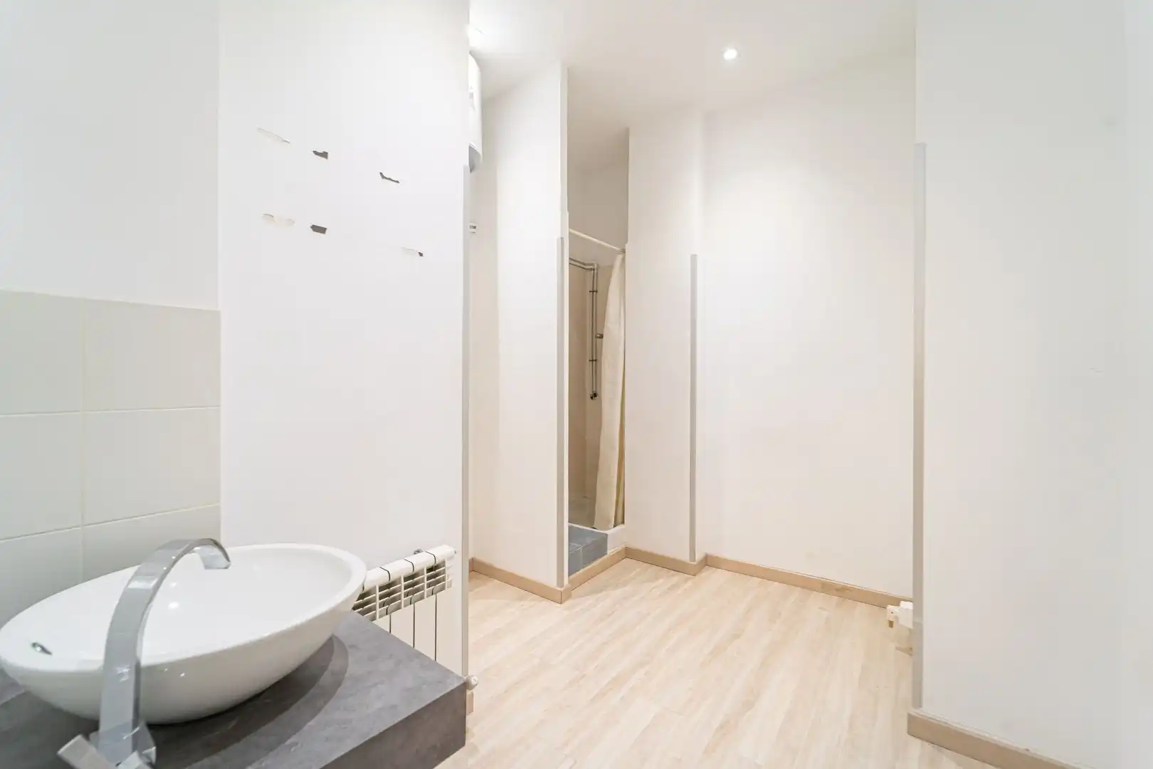 Bathroom of Commercial properties for sale in Madrid