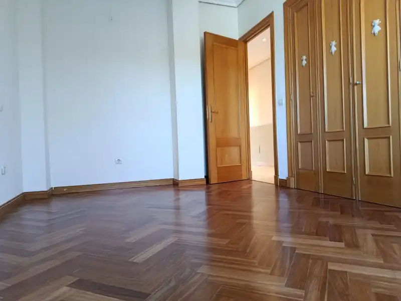 Semi-detached house with pool for sale in Simancas, imagen 55
