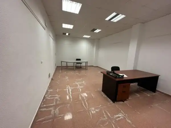 Büro zum Verkauf in Novelda mit Heizung