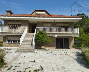 Vista exterior de Casa o xalet en venda en A Guarda   amb Terrassa