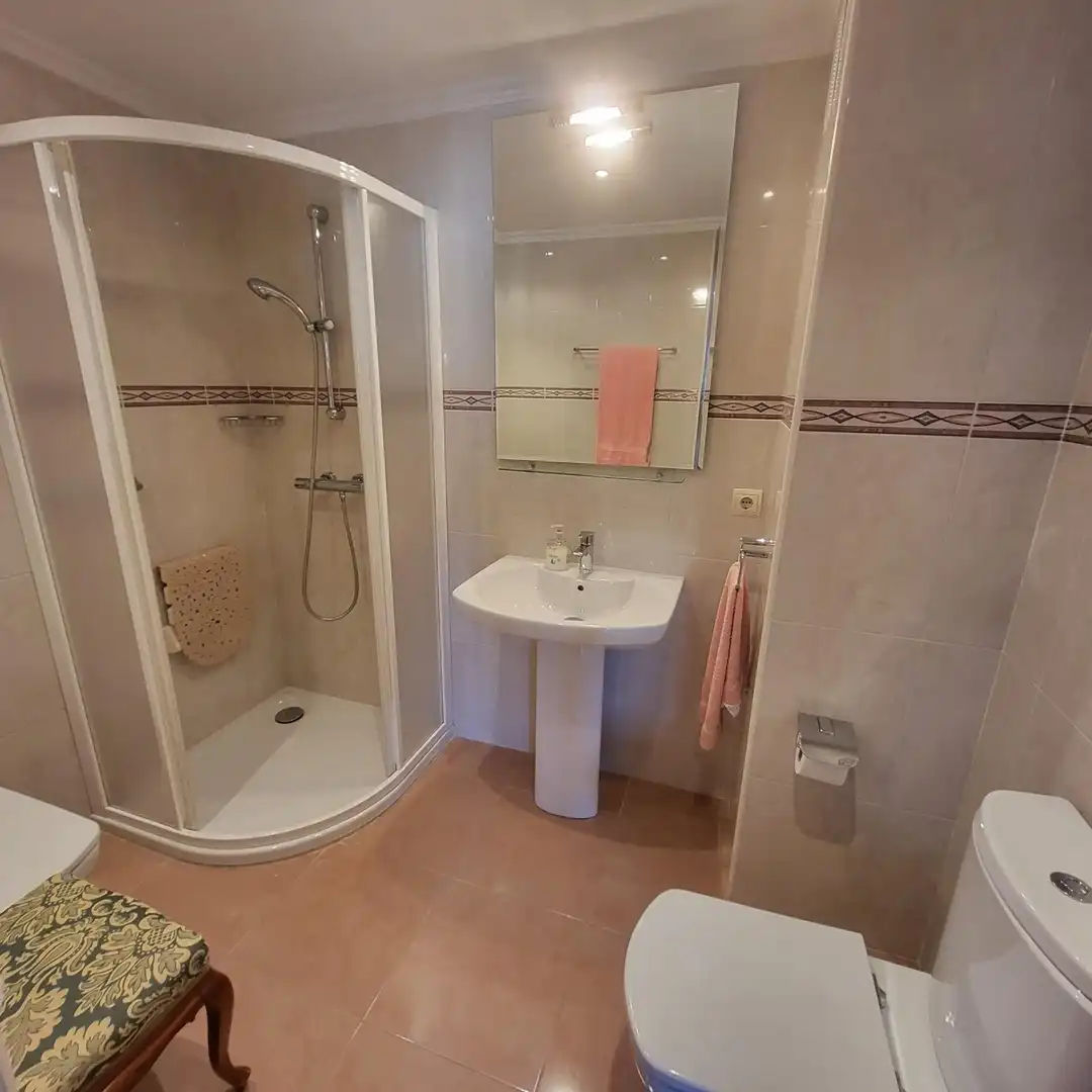 Bathroom of Flat for sale in Indautxu