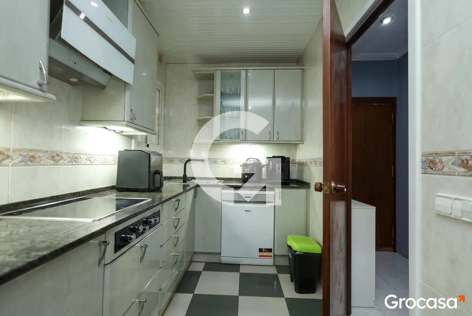 Kitchen of Flat for sale in Santa Coloma de Gramenet  with Air Conditioner, Heating and Furnished
