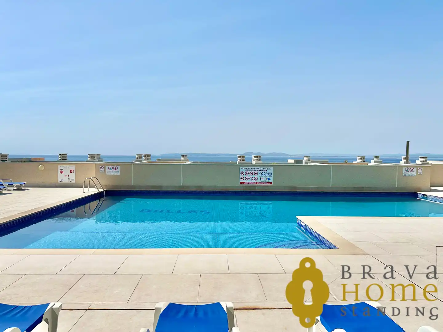 Piscina de Ático en venta en Roses con Aire acondicionado, Terraza y Trastero