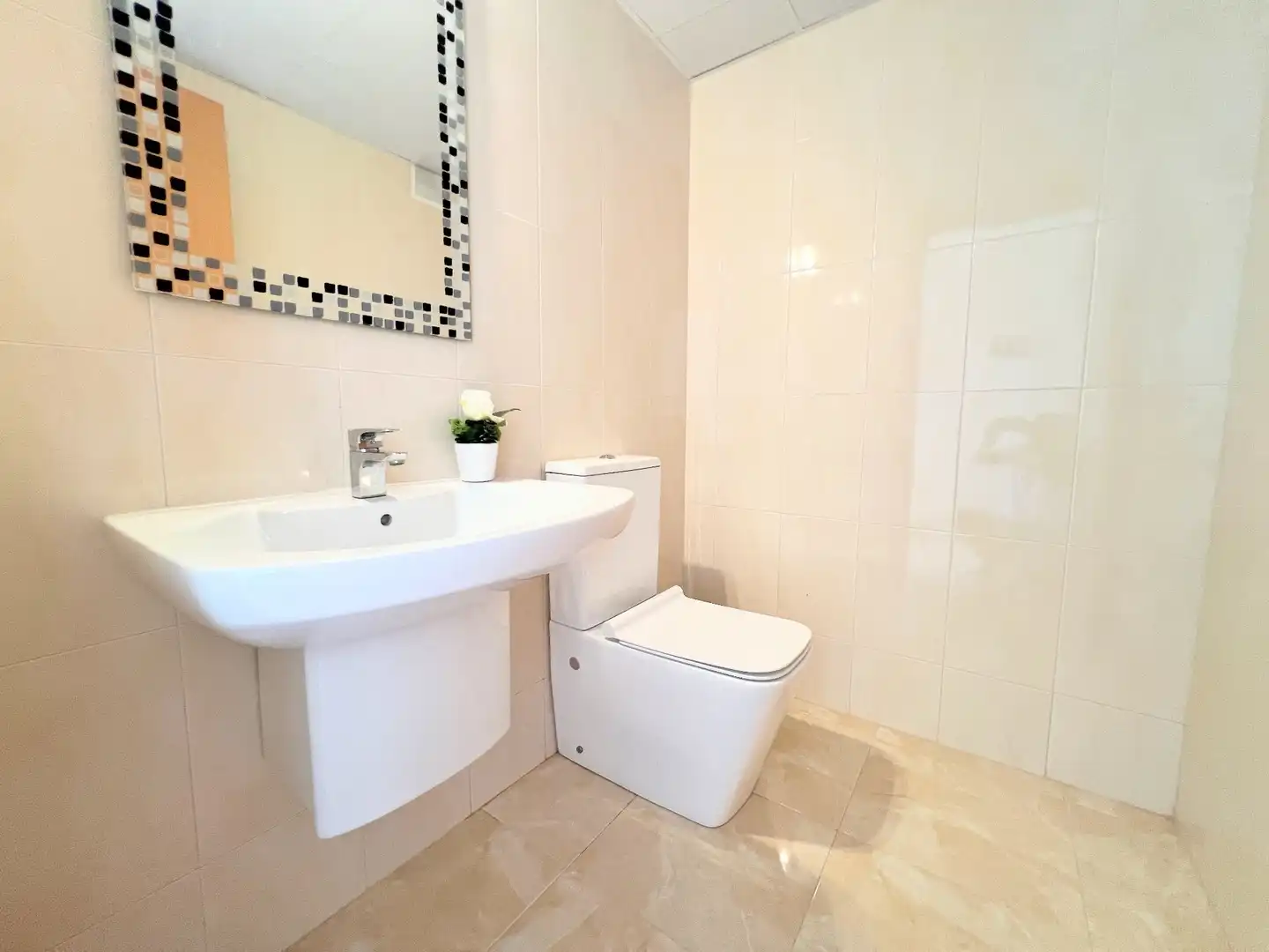 Baño de Casa adosada en venta en Nulles con Aire acondicionado, Calefacción y Jardín privado