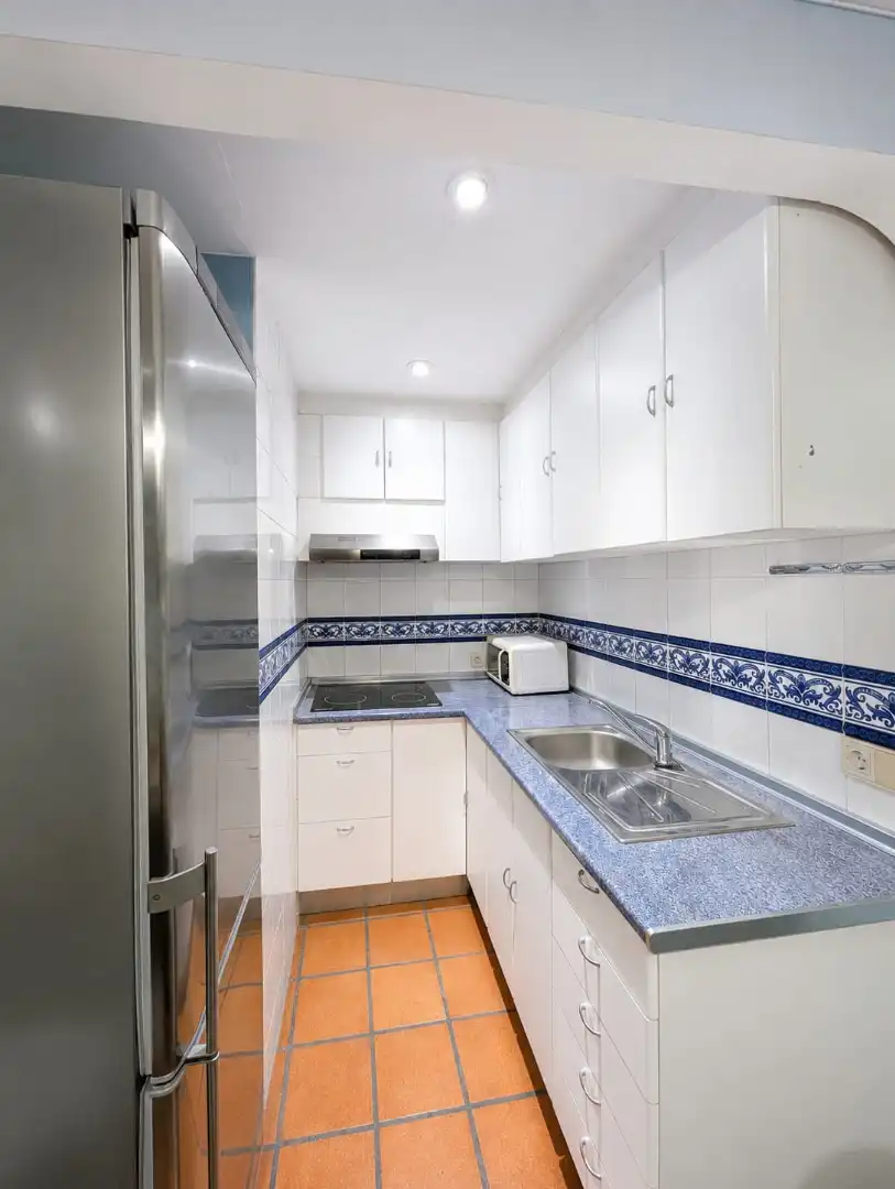 Cuina de Apartament de lloguer en Boadilla del Monte amb Jardí privat, Terrassa i Traster