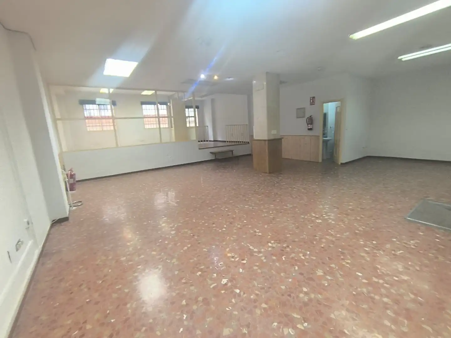 Business premises to rent in Calle Río