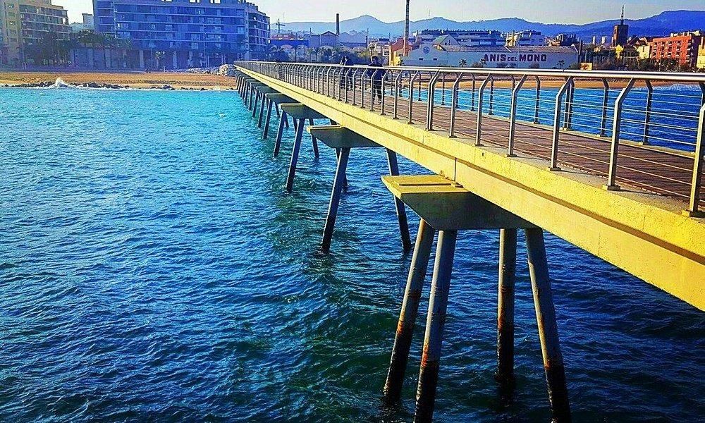 Vista exterior de Edifici en venda en Badalona