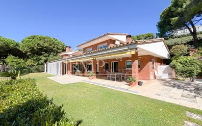 Garden of House or chalet for sale in Sant Vicenç de Montalt  with Air Conditioner, Terrace and Swimming Pool