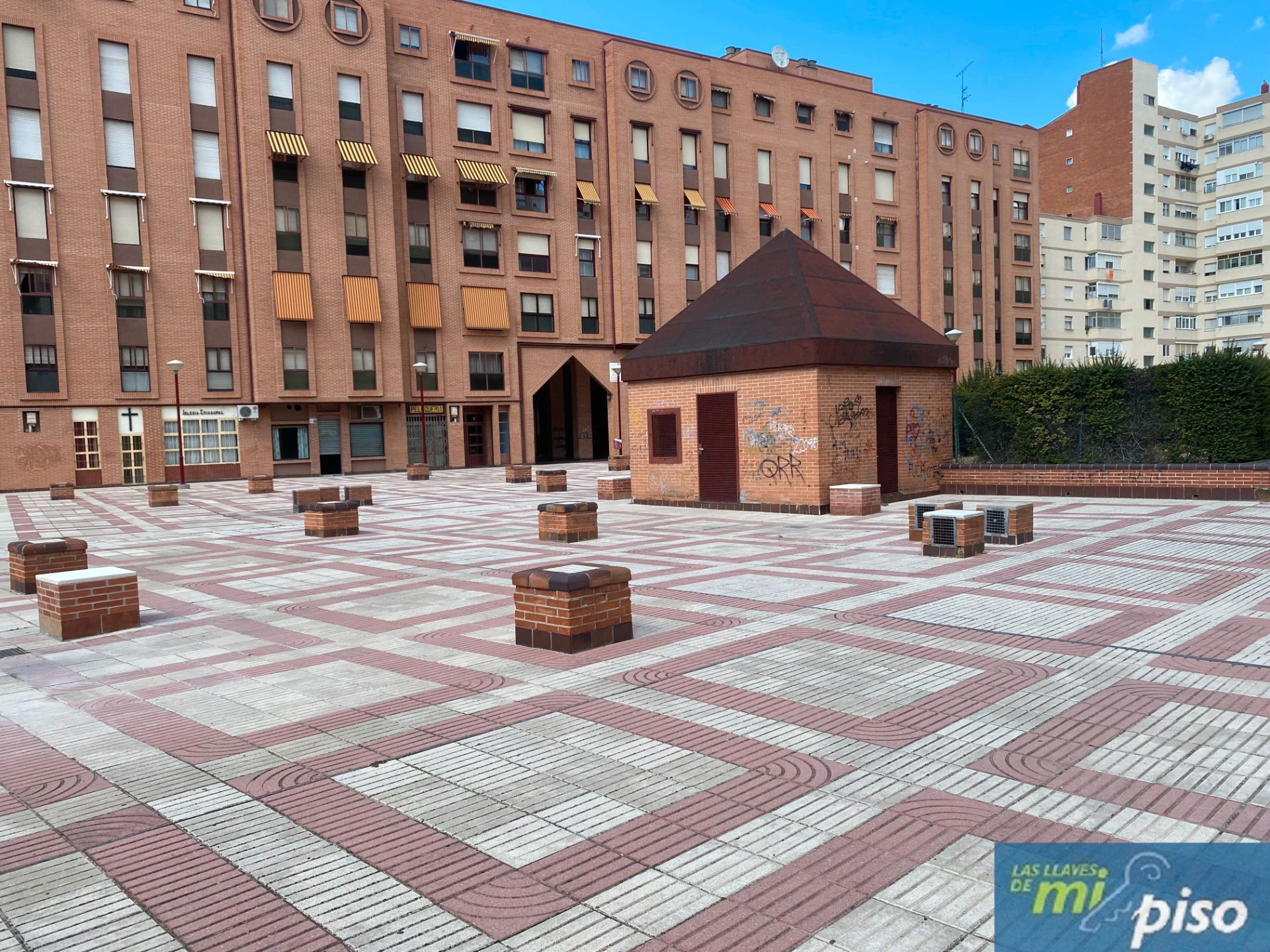 Vista exterior de Piso en venta en Valladolid Capital con Calefacción, Terraza y Amueblado