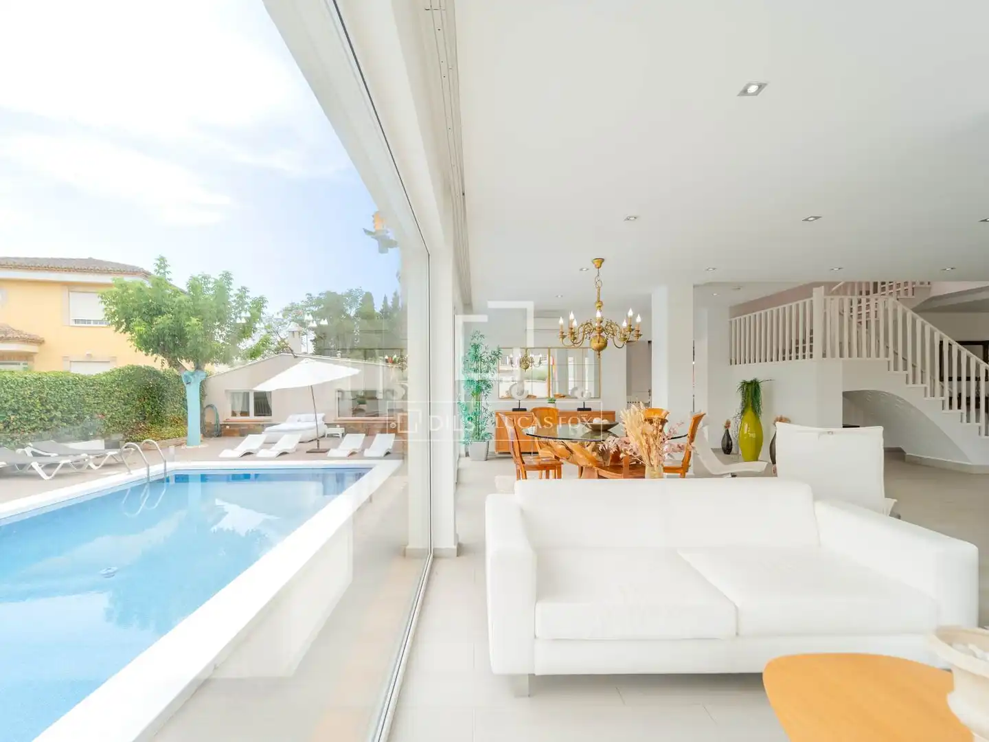 Sala d'estar de Casa o xalet de lloguer en Bétera amb Aire condicionat, Jardí privat i Moblat