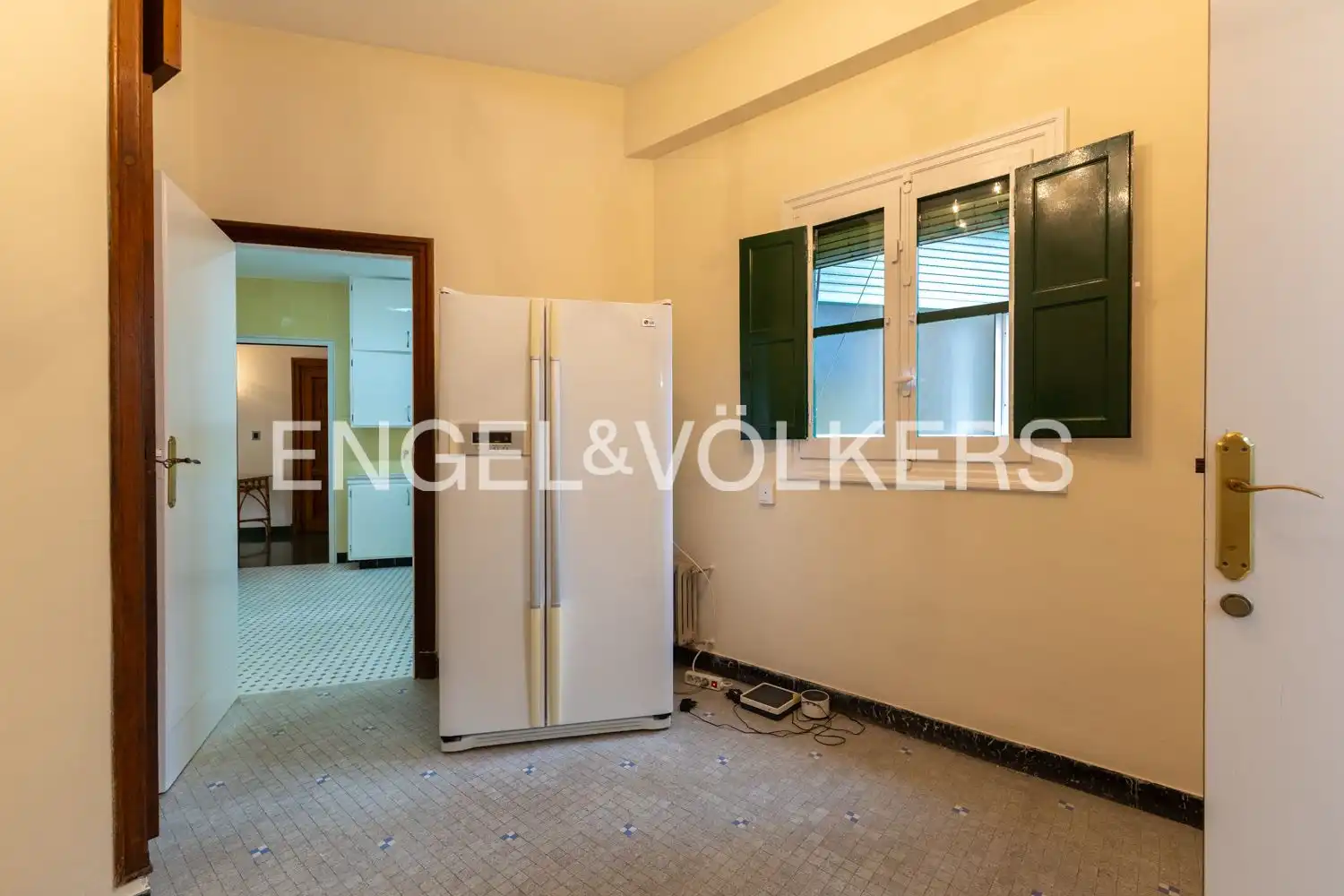 Wohnung zur Miete in Valencia mit Klimaanlage, Heizung und Terrasse
