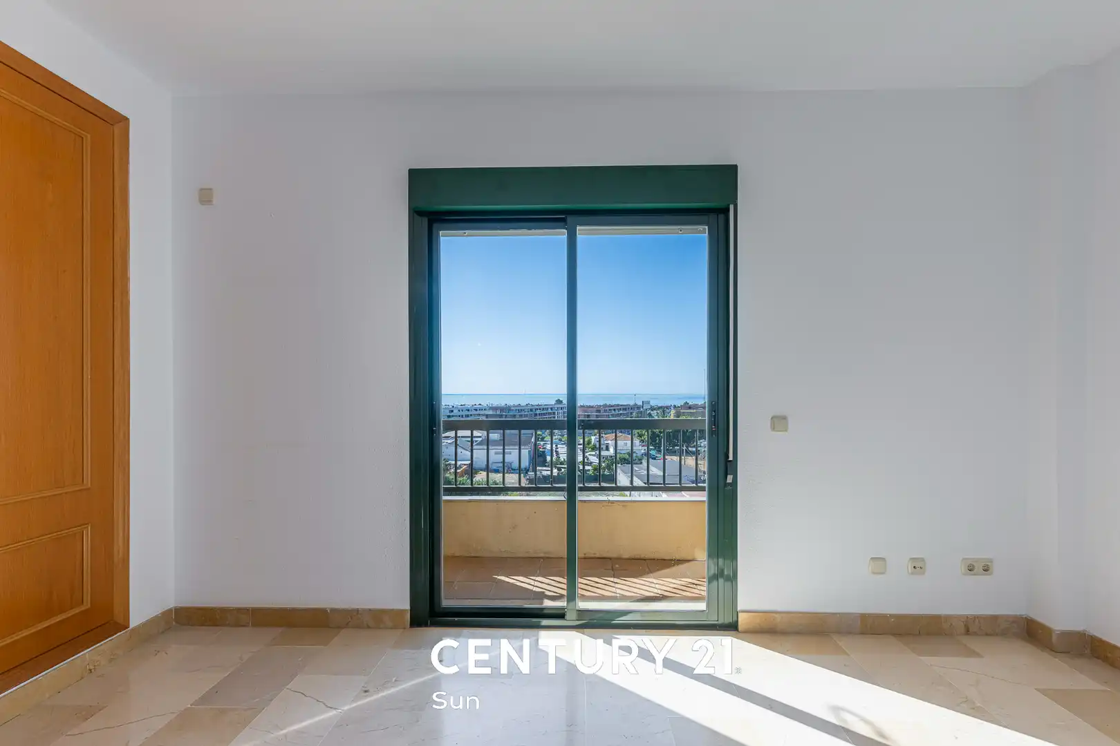 Vista exterior de Pis en venda en Marbella amb Aire condicionat, Calefacció i Terrassa