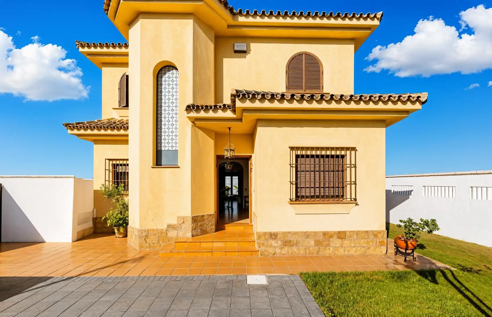 Chalet con piscina en venta en Núcleo urbano, imagen 2