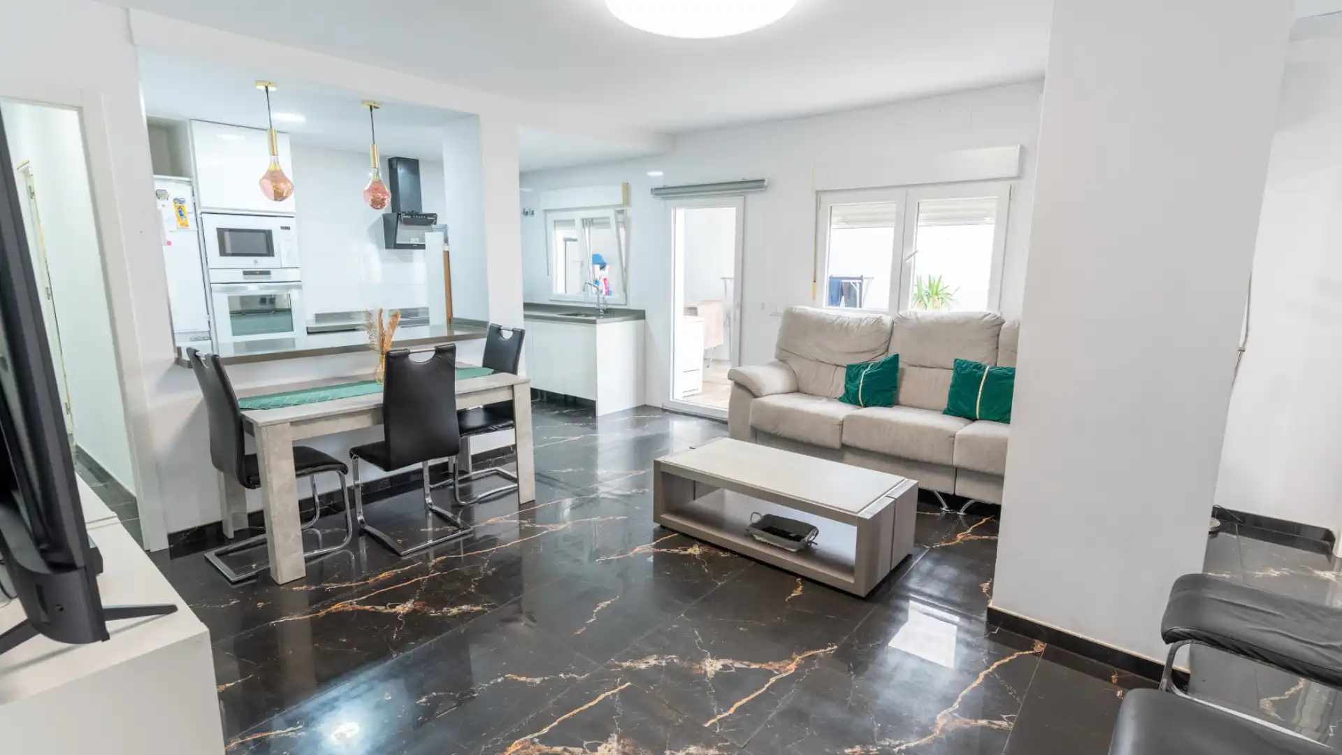 Sala d'estar de Casa o xalet en venda en Paterna amb Aire condicionat, Terrassa i Traster