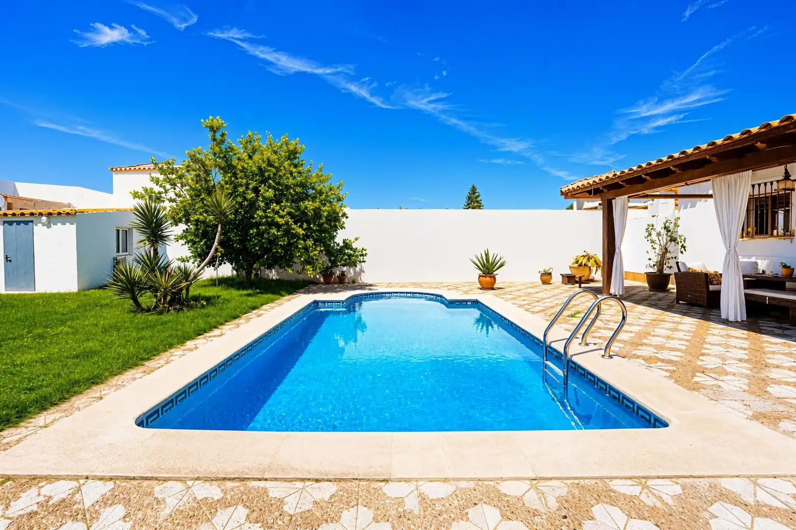 Chalet con piscina en venta en Los Gallos, imagen 3