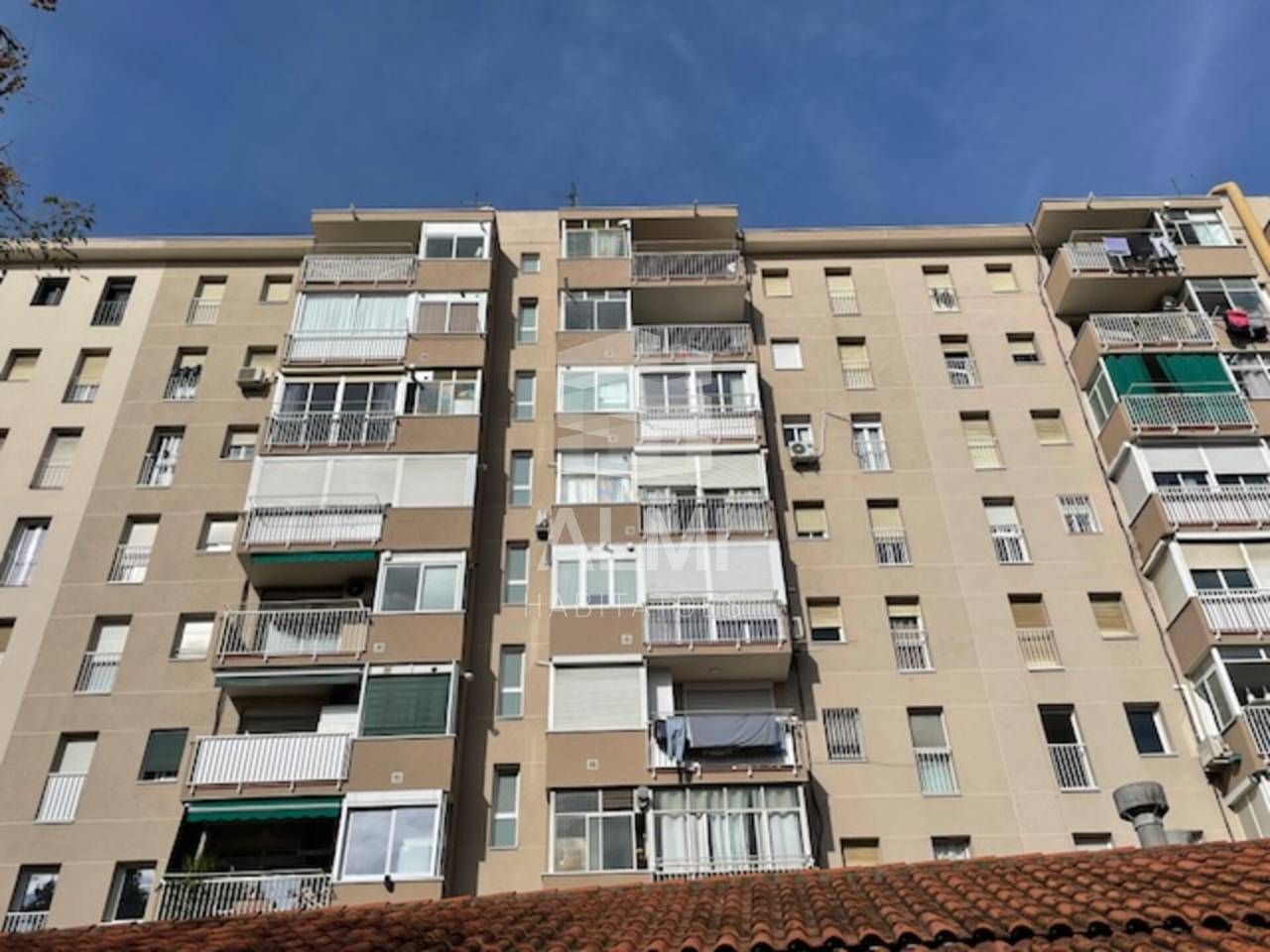 Vista exterior de Pis en venda en  Barcelona Capital amb Moblat i Balcó