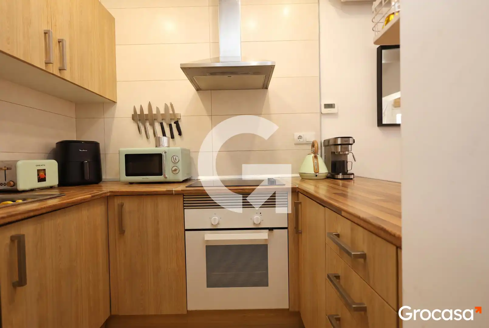 Kitchen of Flat for sale in Barcelona  with Air Conditioner, Terrace and Storage room