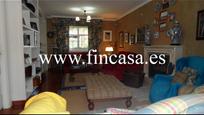 Sala d'estar de Casa o xalet en venda en Baiona amb Terrassa i Piscina