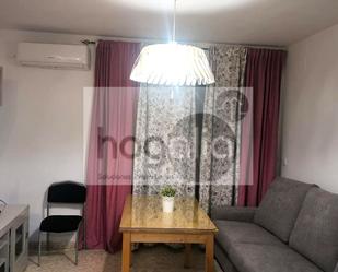 Living room of Flat to rent in  Sevilla Capital  with Air Conditioner and Furnished