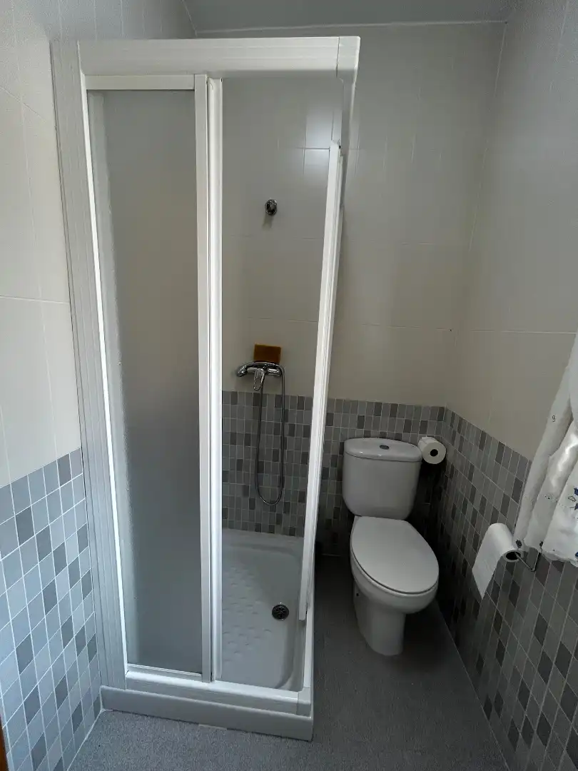 Baño de Casa o chalet en venta en Vilagarcía de Arousa con Calefacción, Jardín privado y Parquet
