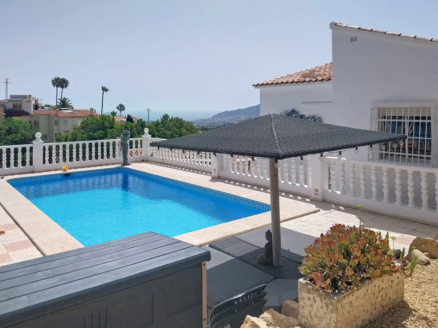 Piscina de Casa o xalet en venda en La Nucia amb Aire condicionat, Jardí privat i Terrassa