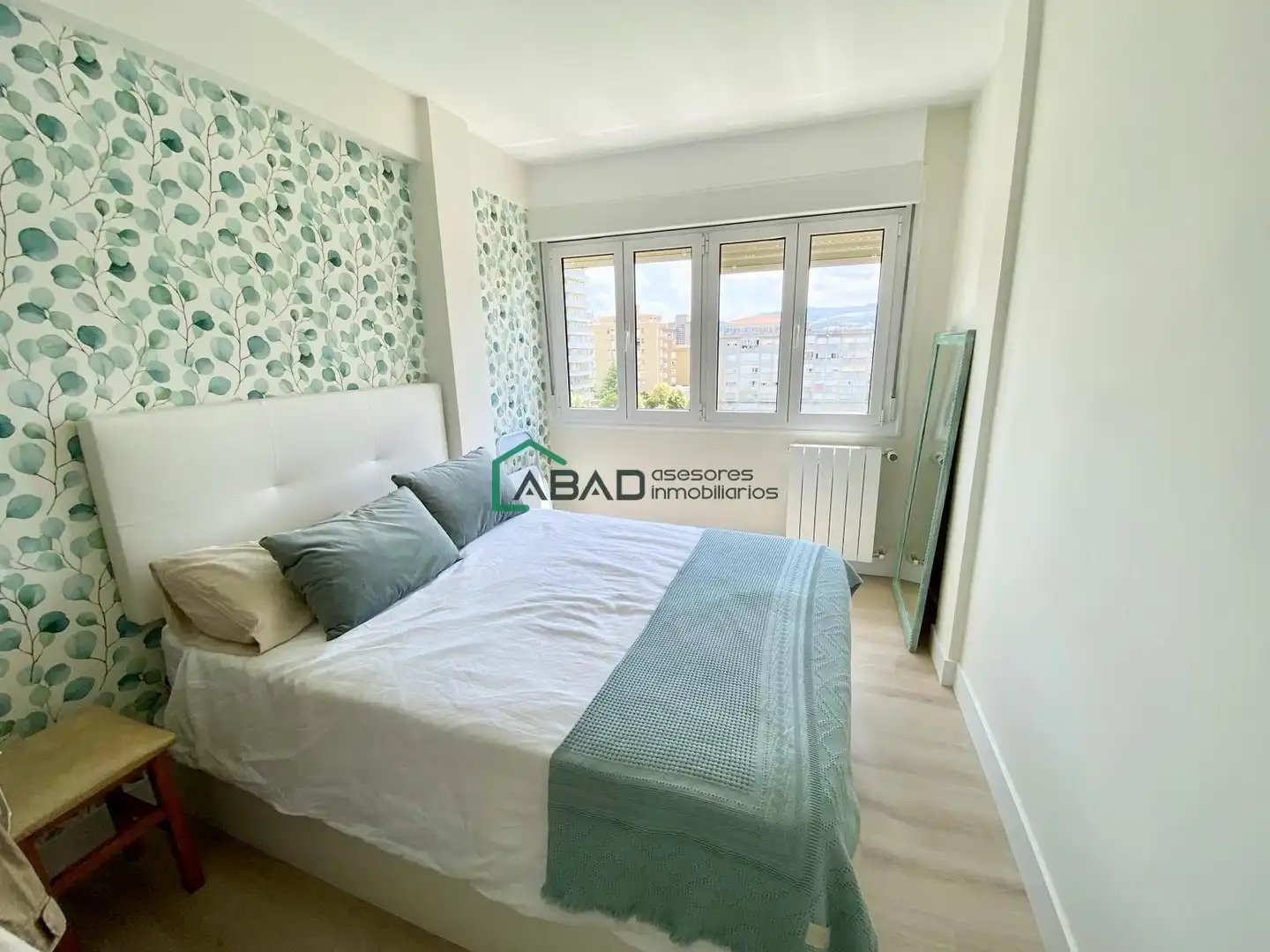 Schlafzimmer von Wohnungen zur Miete in Laredo mit Heizung und Möbliert