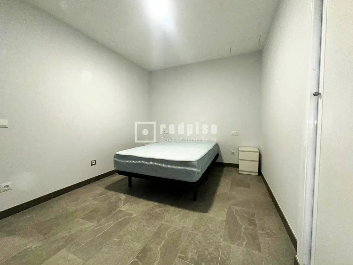 Habitación de Local en venta en Madrid con Aire acondicionado y Alarma