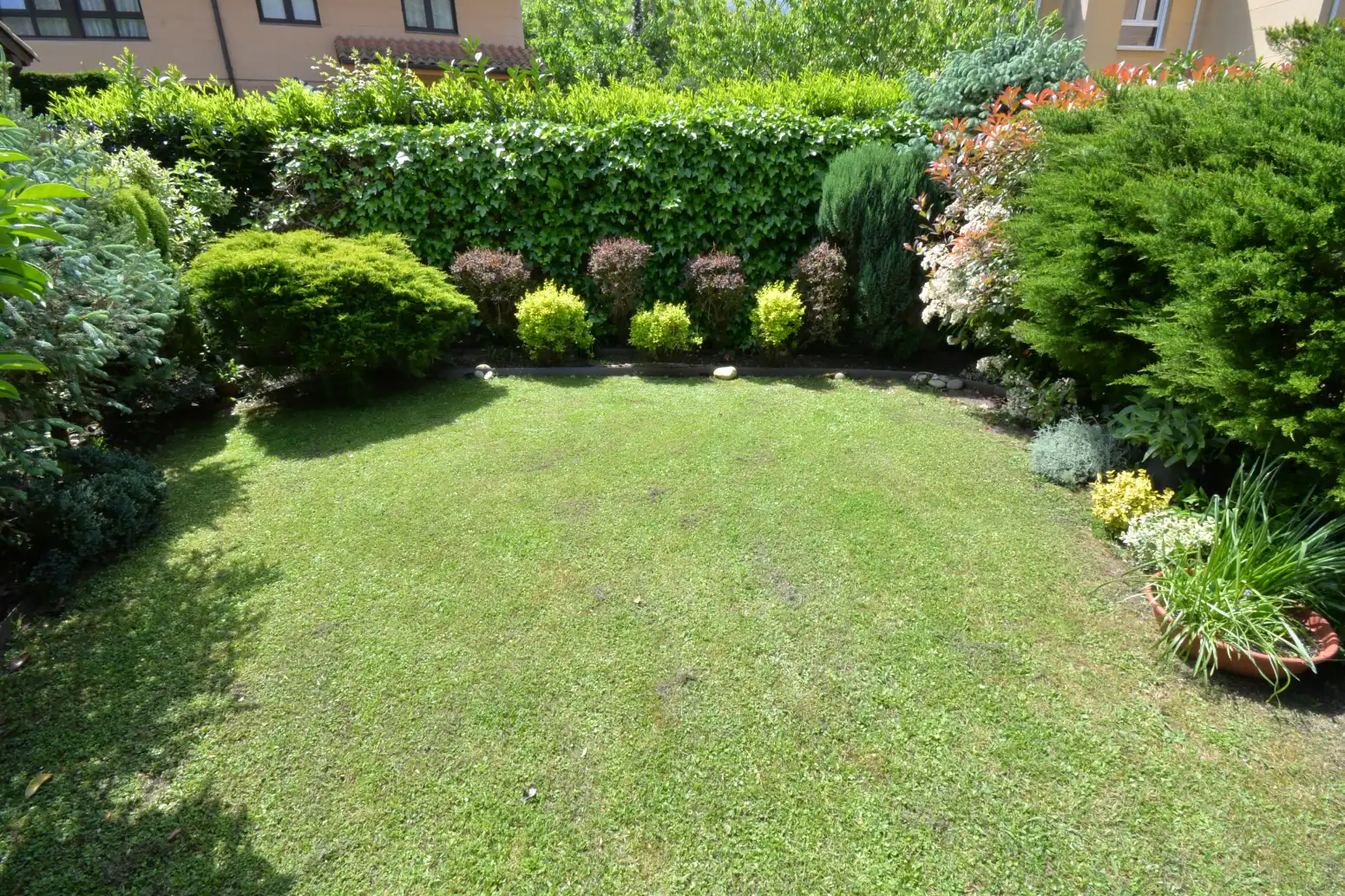 Jardín de Casa adosada en venta en Morcín con Calefacción, Jardín privado y Terraza