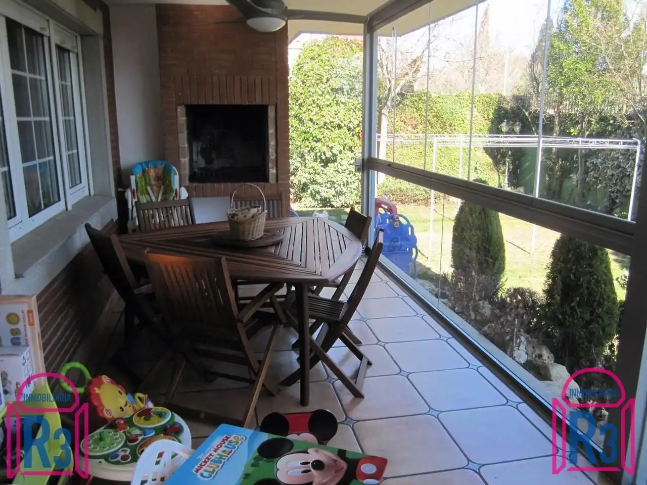 Terraza de Casa o chalet en venta en León Capital  con Calefacción