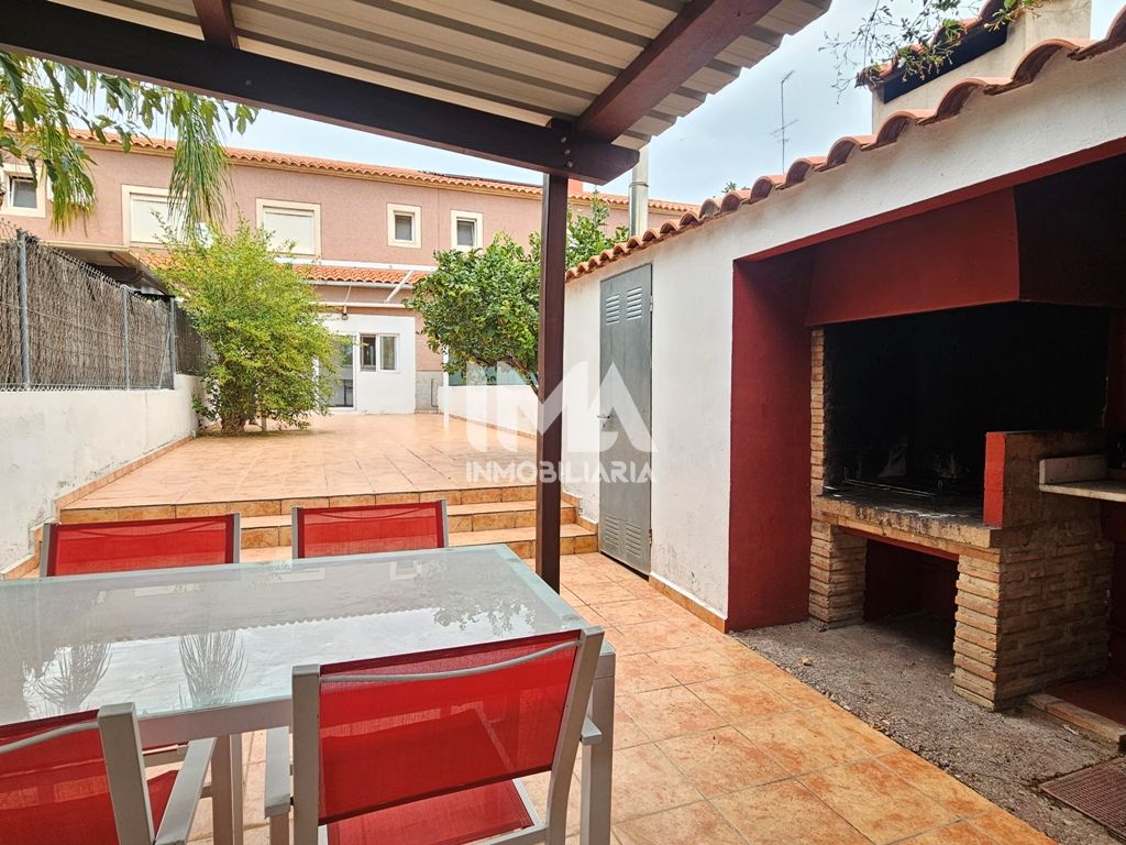 Terrassa de Casa adosada de lloguer en Serra amb Calefacció, Terrassa i Traster