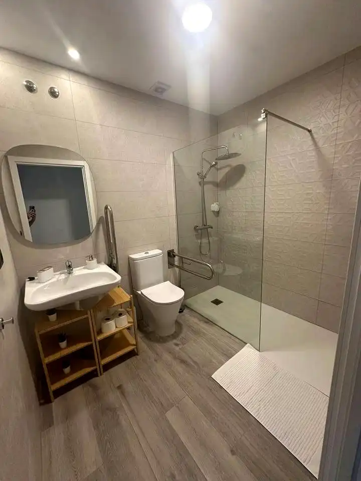 Bathroom of Ground floor for rent in Candelaria  with Air Conditioner and Furnished