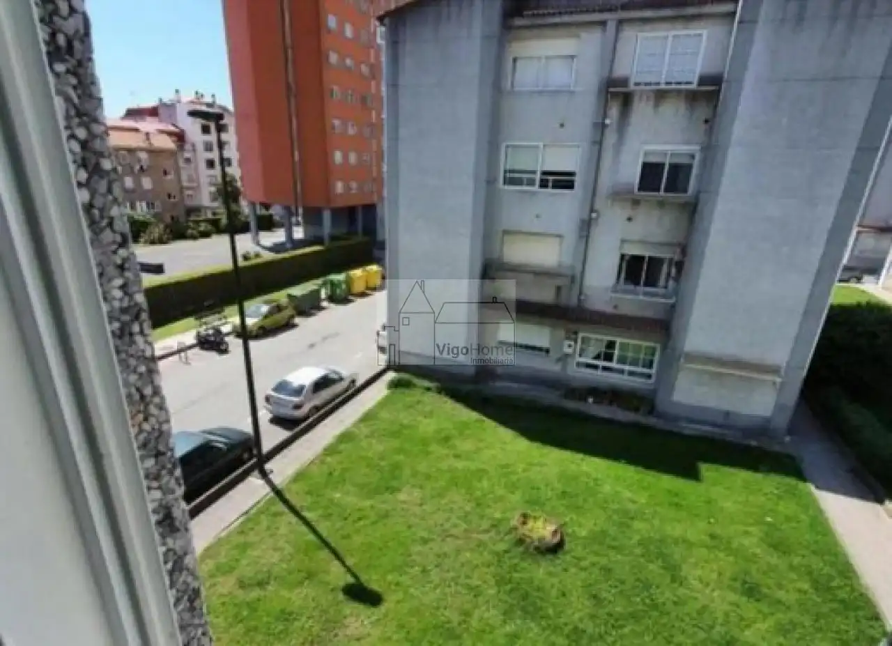 Vista exterior de Pis en venda en Vigo  amb Calefacció i Traster