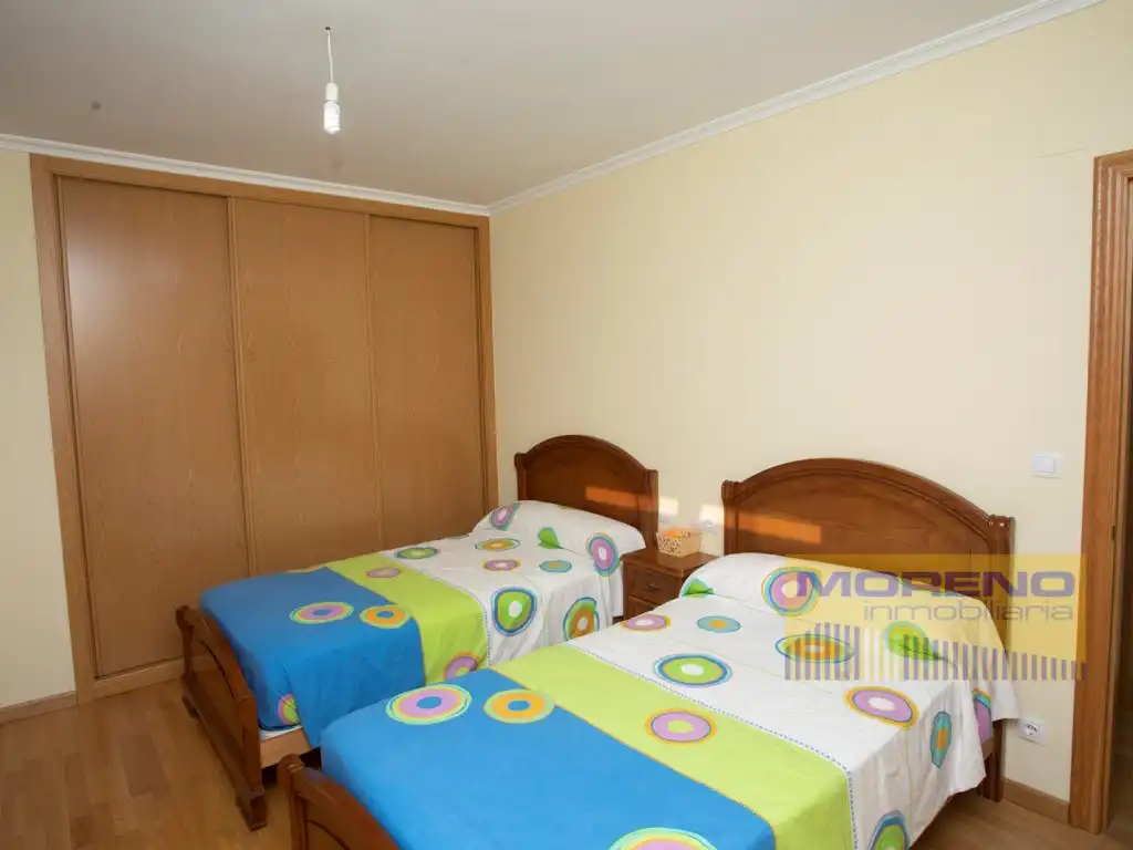 Dormitori de Casa o xalet en venda en Sarria