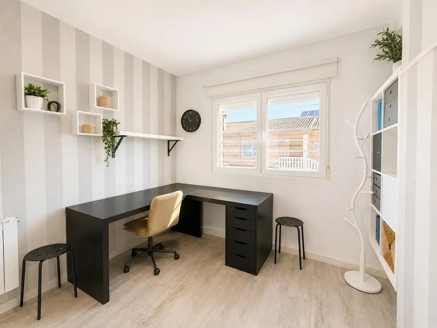 Einfamilien-Reihenhaus zum Verkauf in Enguera mit Klimaanlage, Heizung und Terrasse