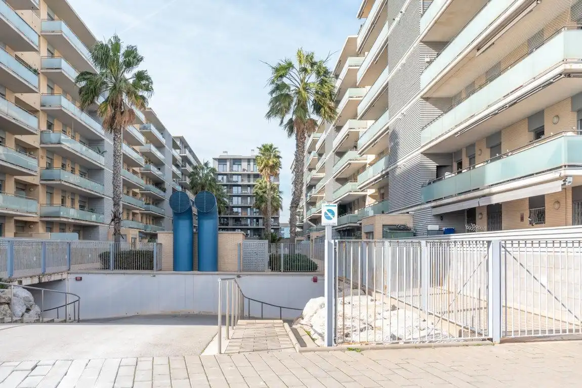 Parkplatz von Wohnung zum Verkauf in Badalona mit Heizung, Parkett und Terrasse