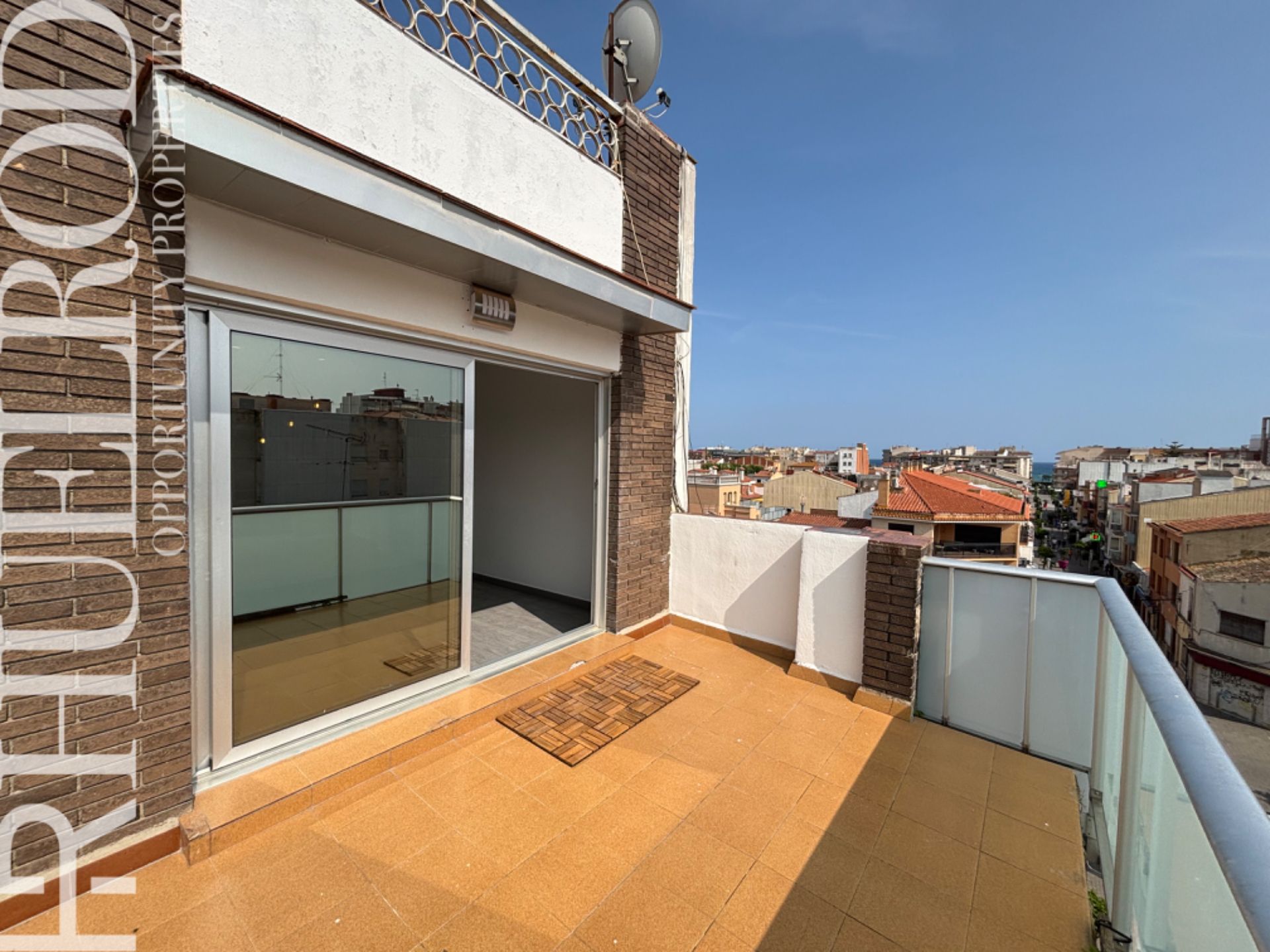 Terrace of Flat for sale in Pineda de Mar  with Parquet flooring, Terrace and Oven