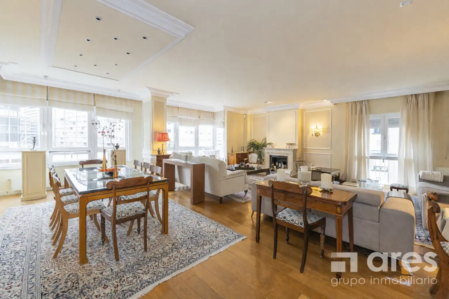 Esszimmer von Wohnung zum Verkauf in  Madrid Capital mit Klimaanlage, Heizung und Privatgarten