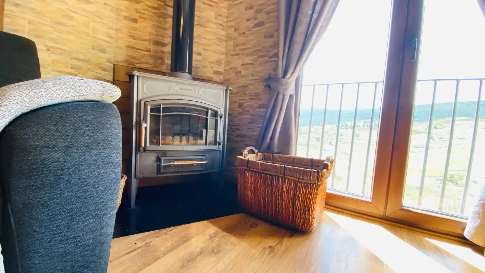 Sala de estar de Casa o chalet en venta en Valdelinares con Trastero, Amueblado y Balcón