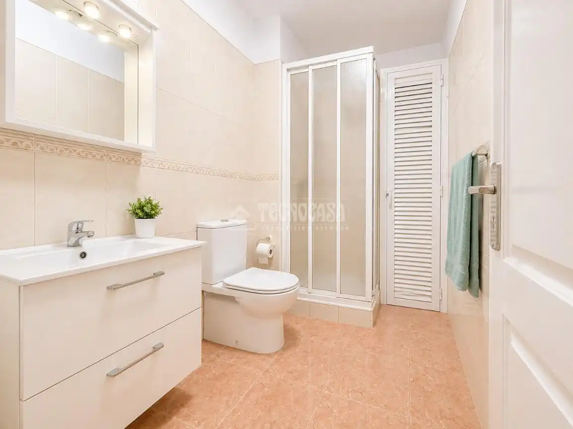 Badezimmer von Dachboden zum Verkauf in Candelaria mit Terrasse