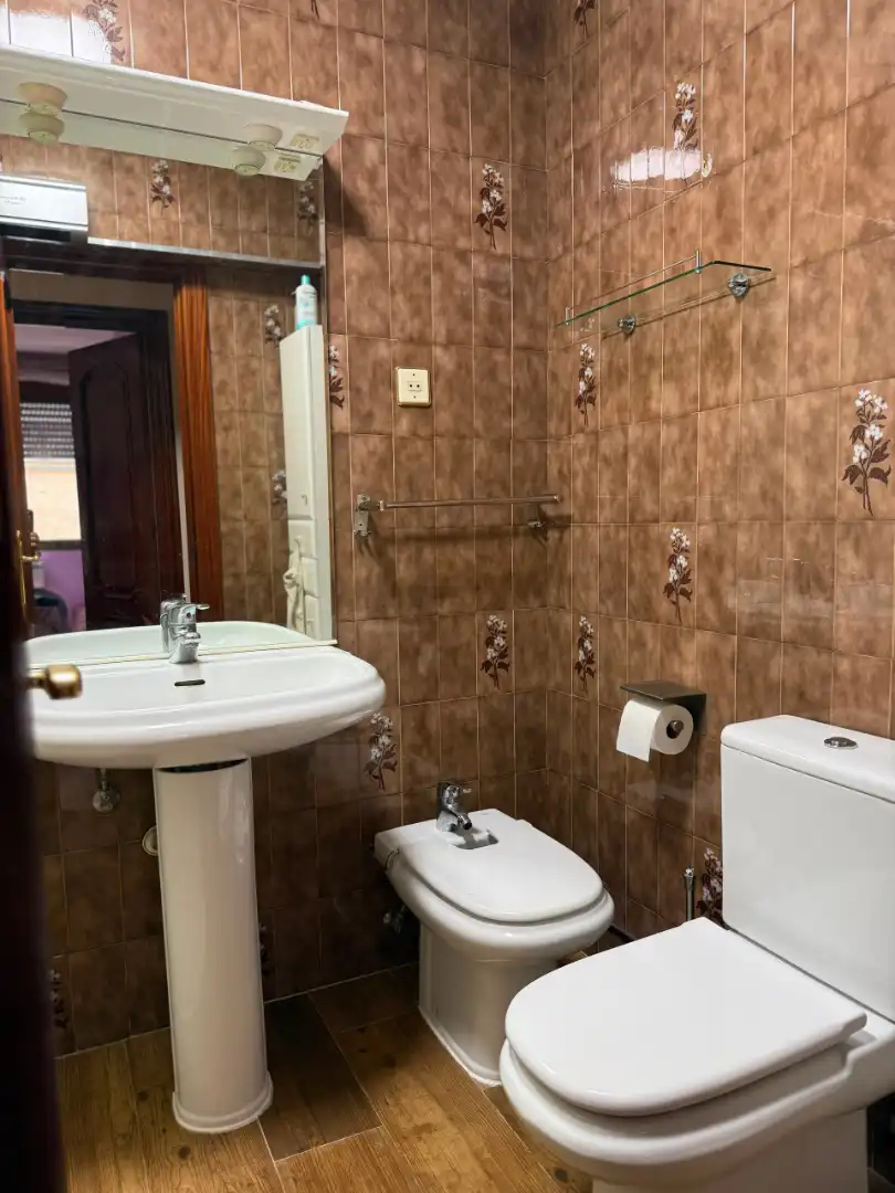 Baño de Piso en venta en Barakaldo  con Calefacción, Parquet y Amueblado