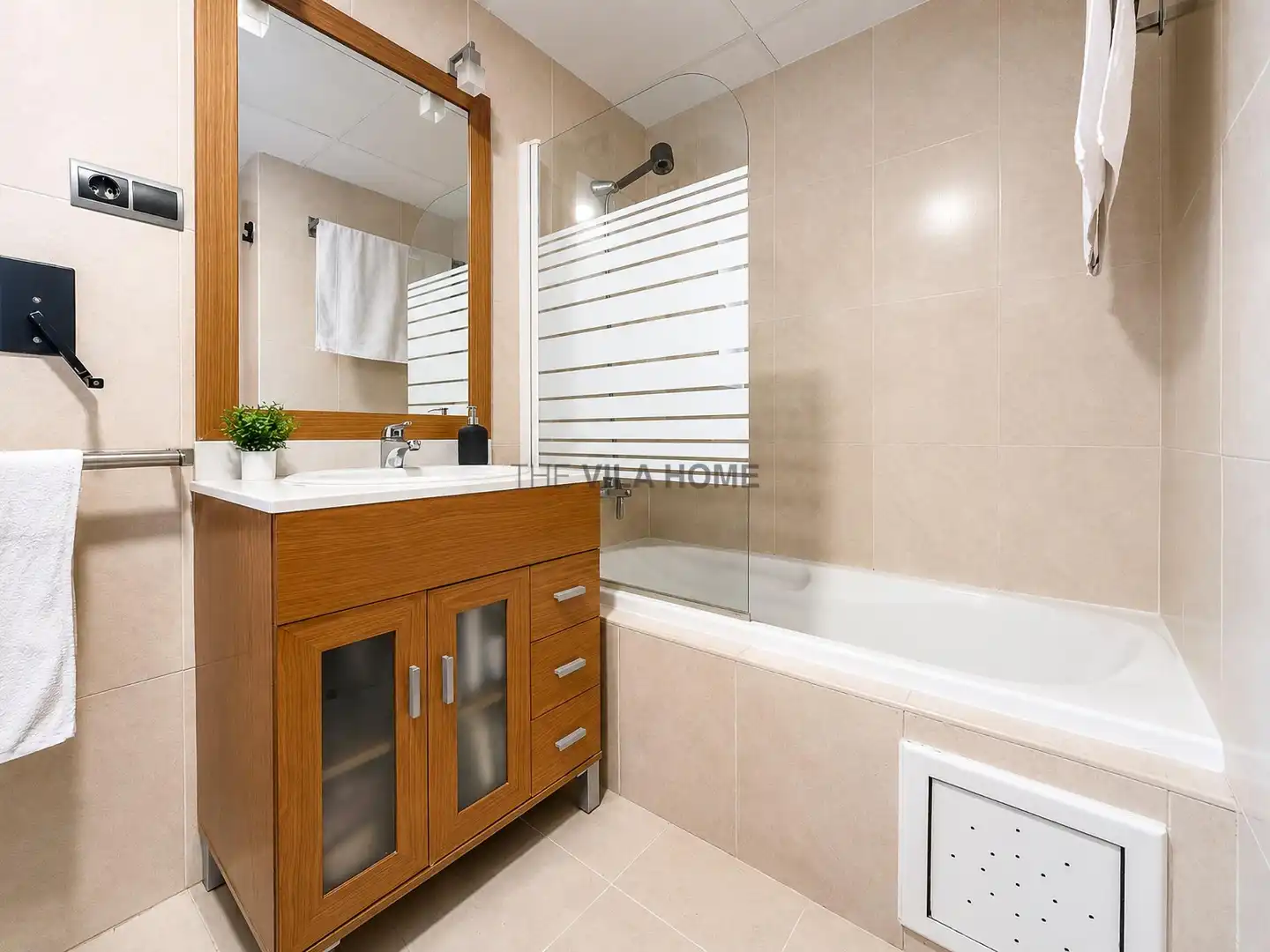 Baño de Piso en venta en Vilanova i la Geltrú con Aire acondicionado, Calefacción y Piscina comunitaria