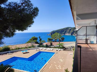 Piscina de Apartament en venda en Tossa de Mar amb Parquet, Terrassa i Moblat